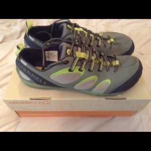 Merrill True Glove in dust olive.